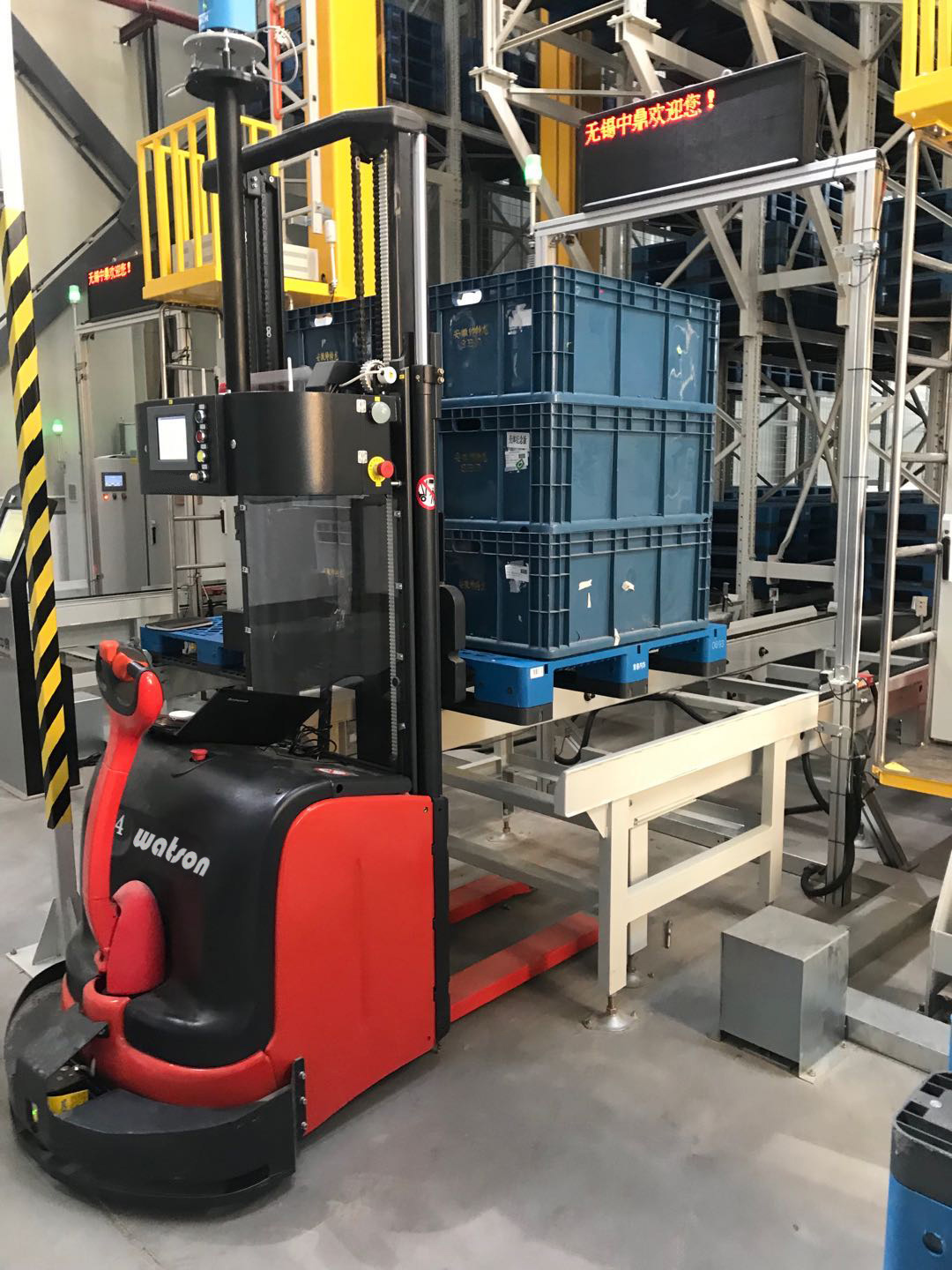 堆垛式激光叉車(chē)AGV